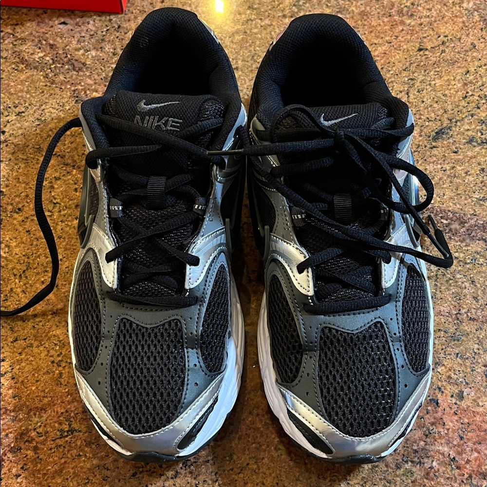 Nike V5 RNR - Picture 3 of 9